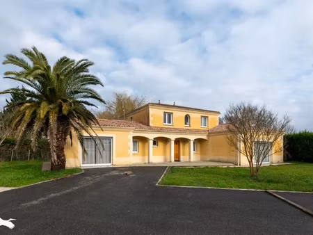 vente maison 5 pièces 200 m² à vertheuil (33180)  399 000 €