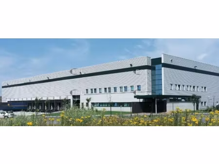 plateforme de 16 327 m² - nombreuses icpe