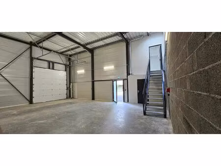 location local d'activité  108.00m²  rouffiac