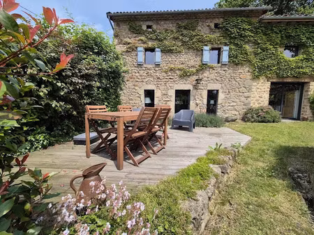 vente maison 15 pièces 275 m² à domaize (63520)  419 000 €