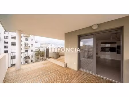 cité du vin - t3 avec grande terrasse - 2 parkings et cellier