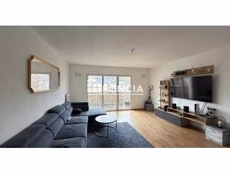 cenon grand t3 avec terrasse et parking