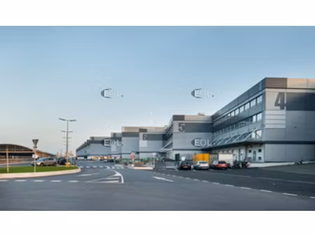 a louer - bureaux de 277 m²