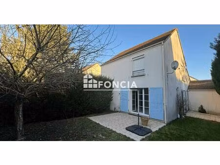 maison proche centre ville avec panneaux solaires thermiques