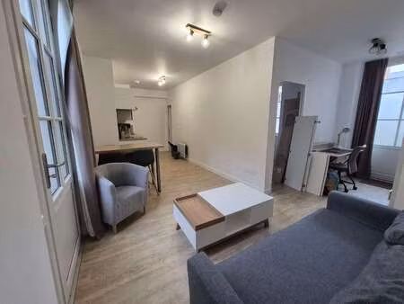 location appartement 2 pièces meublé à angers centre (49000) : à louer 2 pièces meublé / 3