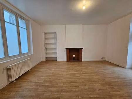 location appartement 2 pièces à corné (49630) : à louer 2 pièces / 63m² corné