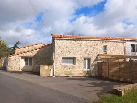 location maison à saint-lumine-de-clisson (44190) : à louer / 109m² saint-lumine-de-clisso