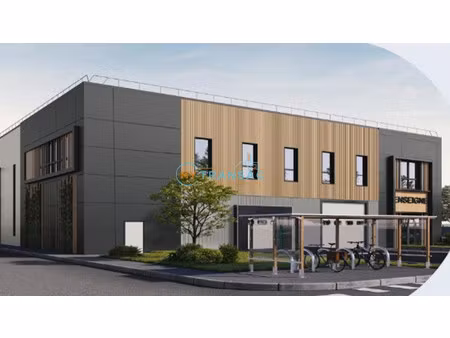 location local commercial