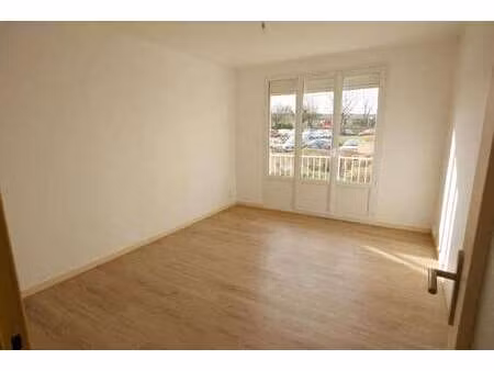 location appartement 3 pièces à angers (49000) : à louer 3 pièces / 54m² angers