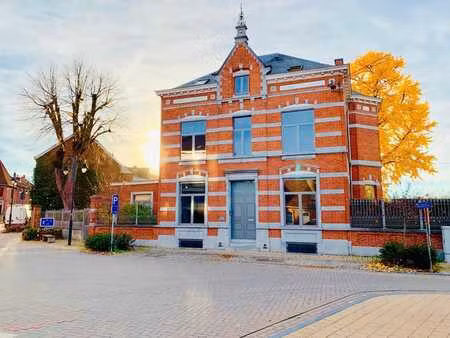 maison de caractère rénovée avec jardin et espace pro