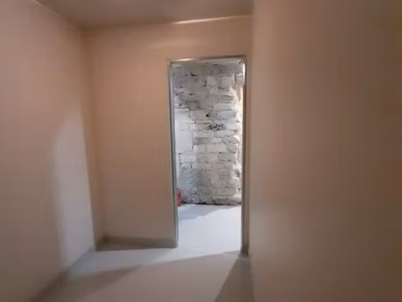 particulier loue cave de 4 m²