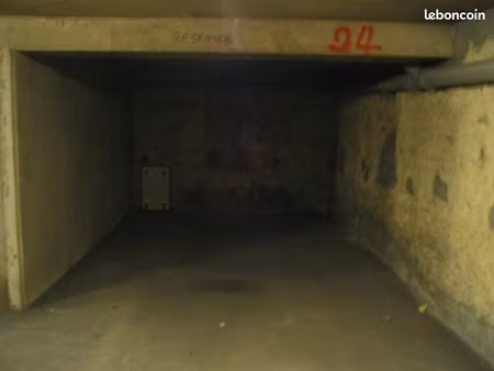 place de parking paris 20e