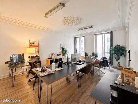bureaux 67 m²