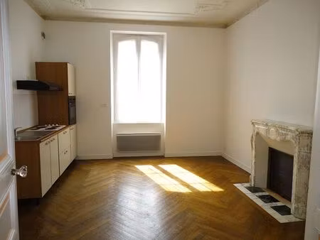location appartement 2 pièces 45m²