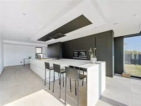 superbe villa dans un cadre calme