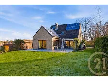 villa 5 chambres dans le quartier prisé de la marlagne