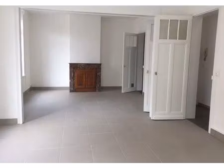 location appartement 2 pièces 47 m² à lille (59000)