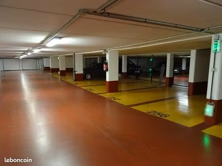 parking a louer rue de l'universite paris 7