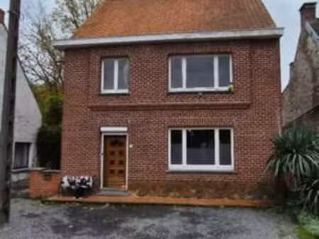 maison d'habitation 4 façades.