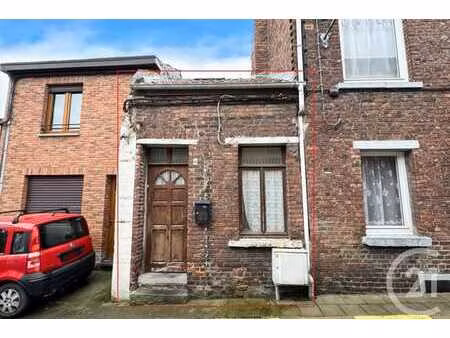 maison une chambre à rénover avec extérieur