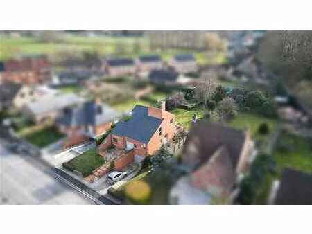 charmante villa 3ch avec garage 2 voitures sur 8a 74ca