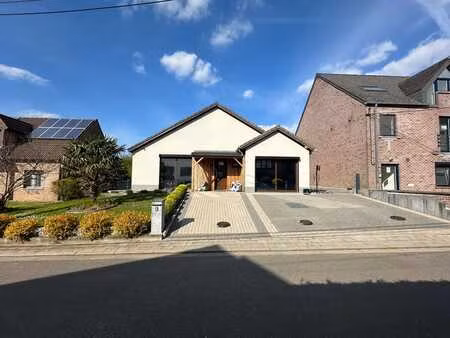 magnifique villa plain-pied 4 façades – peb b - thiméon