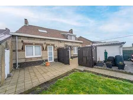 ensemble de 2 maisons avec jardin actuellement louées