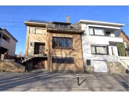 grande maison 3 façades à soumagne avec garage et jardin