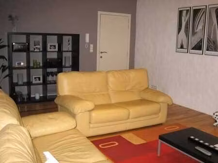 agréable loft proche de tout bdv auto  gretry  médiacité..