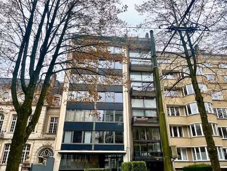 proximité bois de la cambre- churchill