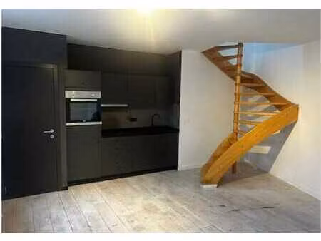 duplex avec 1 chambre et bureau à deux pas de la meir
