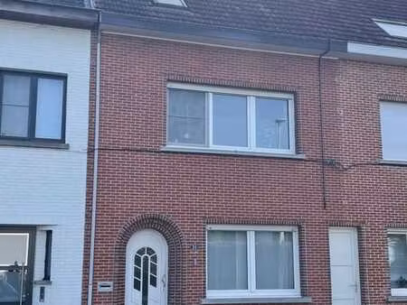 maison familiale prête à emménager avec jardin ensoleillé