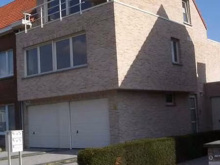 mooi 2 slaapkamer appartement op topligging