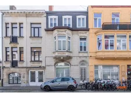 herenhuis met authentieke elementen en tuin nabij miljoen...