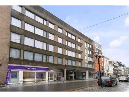 appartement meublé et lumineux dans le centre de renaix
