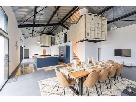 maison style industriel et ses six chambres