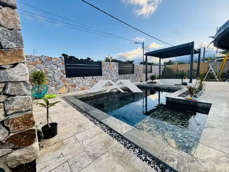 villa moderne de 2019 – 115 m² avec piscine