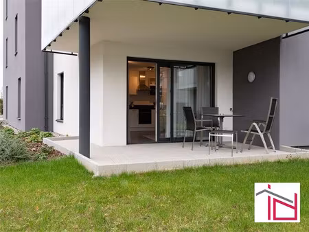 ? rez-de-jardin - résidence récente de standing - proch