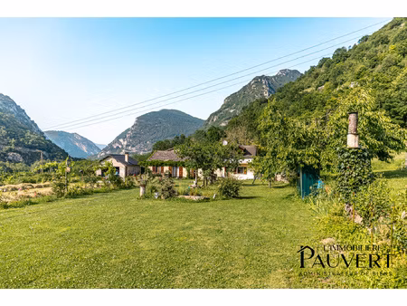 capoulet et junac bien rare avec maison de plain pied et t2