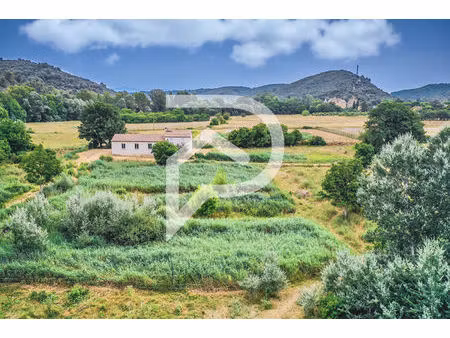 villa de 160m2 plus dependance spacieuse sur parc arbore de 31355m2 avec source sans vis a