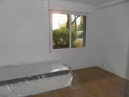 location appartement 1 pièce 20 m² à versailles (78000)