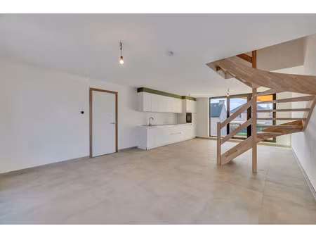 appartement te koop in roosdaal met 3 slaapkamers