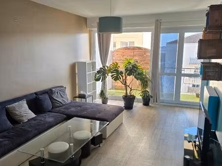 appartement lumineux avec balcon et parking