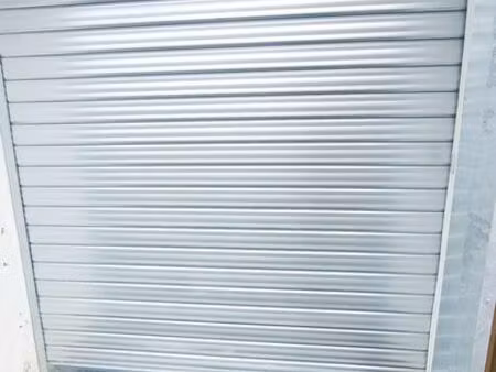 box 6 2 m2  18 6 m3 à louer