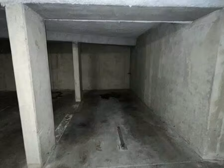 place de parking souterrain loc