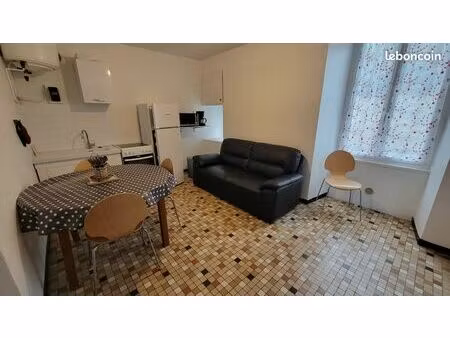 a pied du centre ville tous commerces et des commodités - appartement meublé de plain-pied