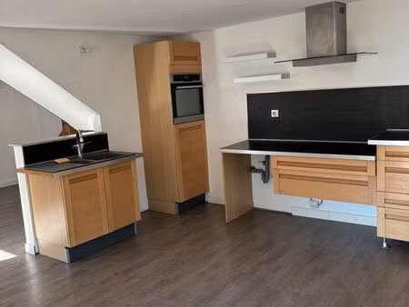 appartement f3 duplex 65 m2 2 chambres à colombier fontaine