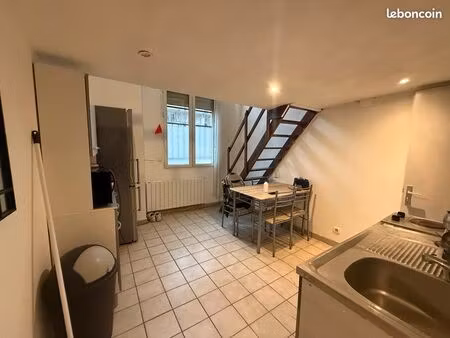 studio meublé 25 m² avec mezzanine