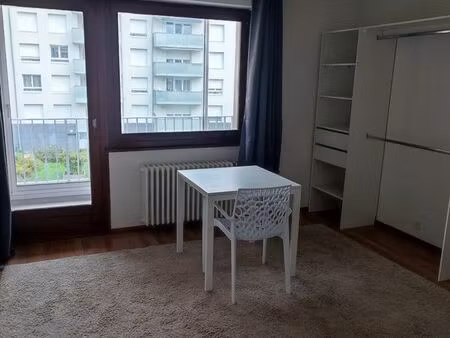 grande chambre meublée en centre ville