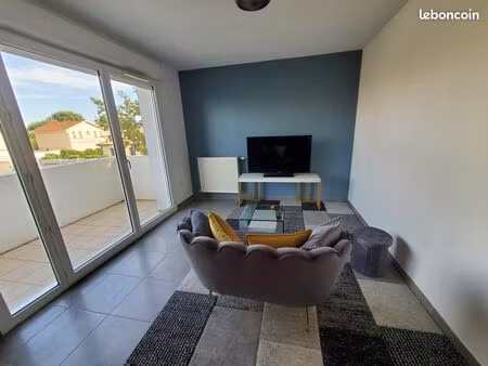 t2 meublé moderne -calme  balcon et proche sortie 8